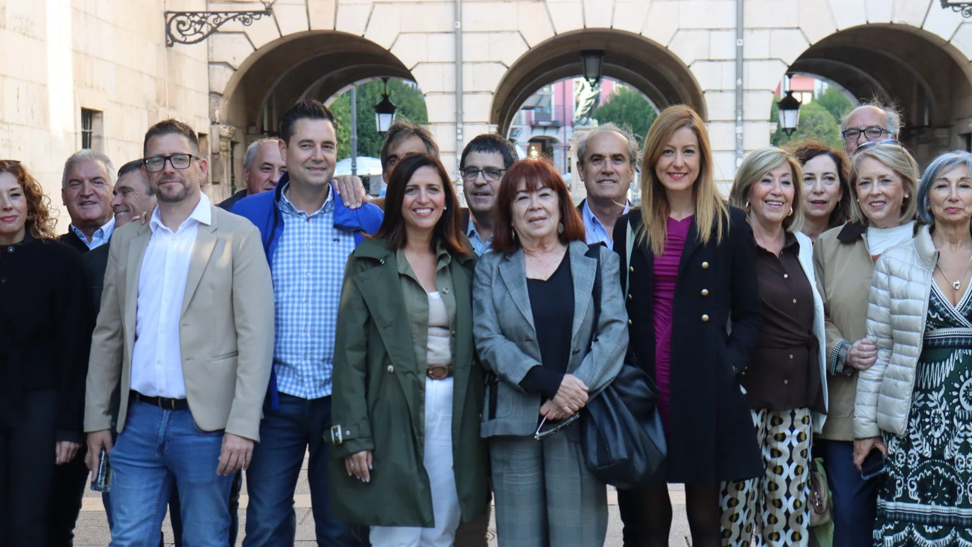 Cristina Narbona, Esther Peña, Aitana Hernando y Daniel de la Rosa, entre otros, en Burgos
