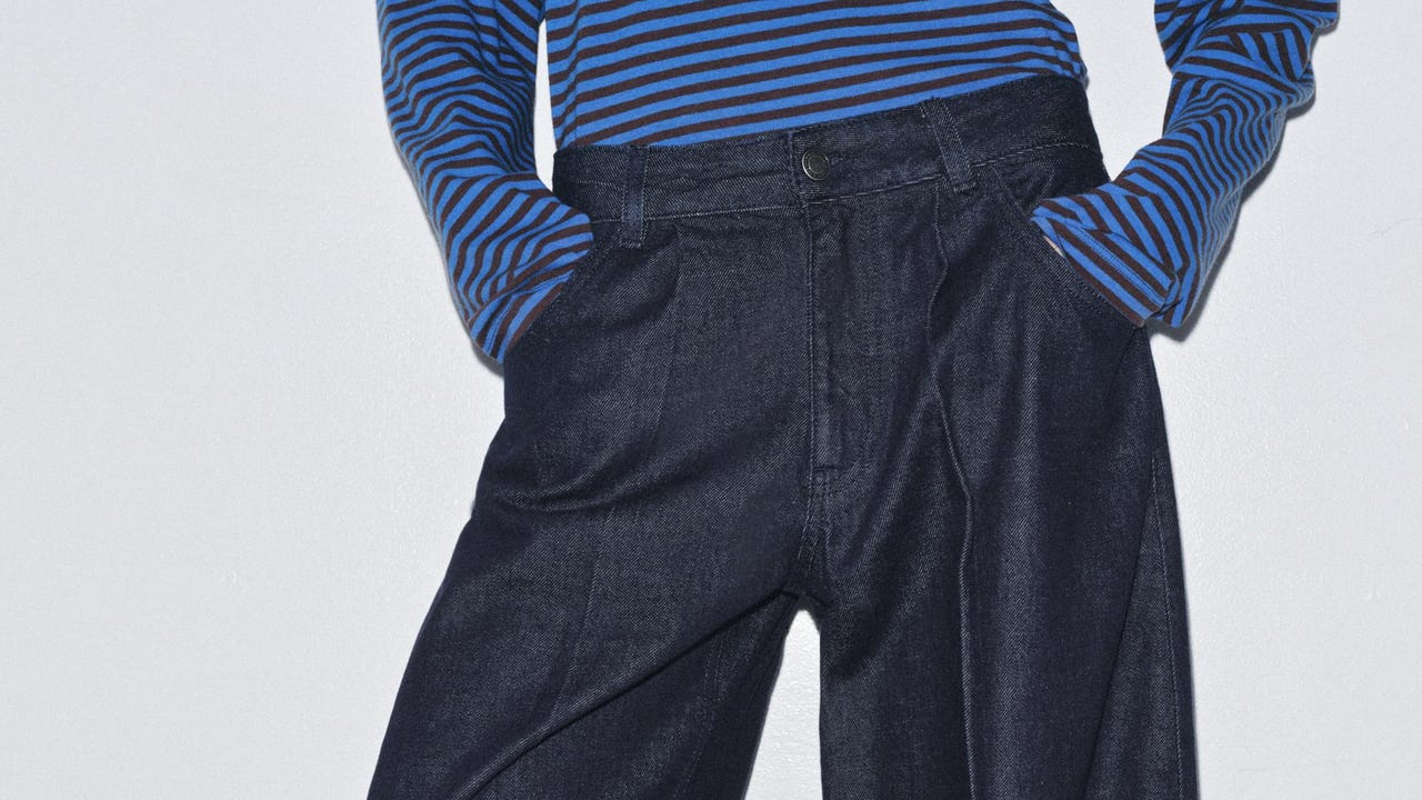 Los nuevos jeans de Zara que conquistan a las mujeres de más de 40 años