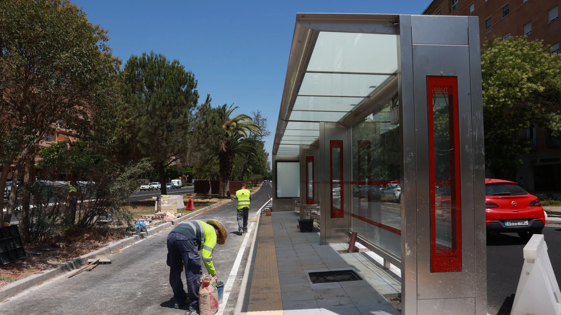 Obras para la instalación del tranvibús en Sevilla
