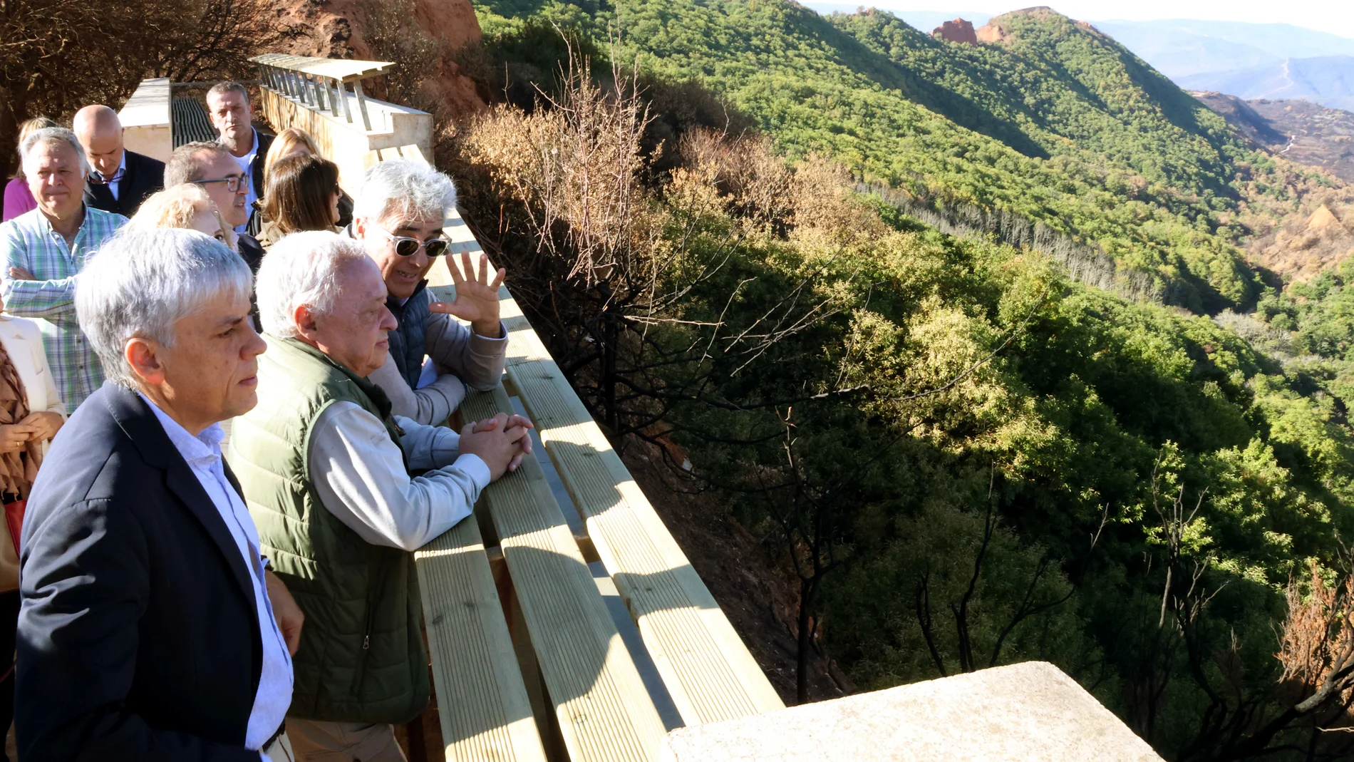 Gonzalo Santonja visita las obras de rehabilitación en Las Médulas
