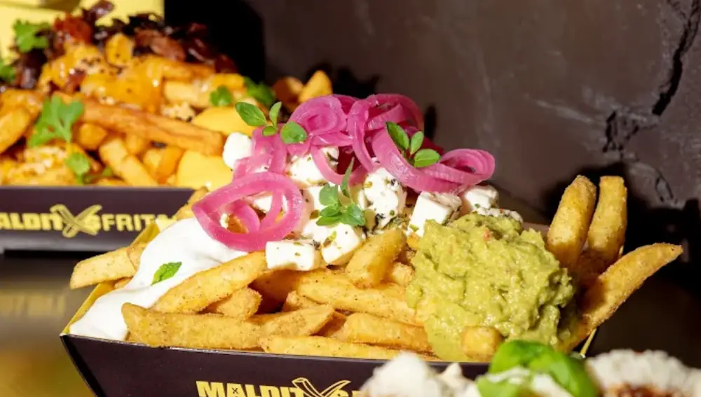 Patatas fritas con toppings