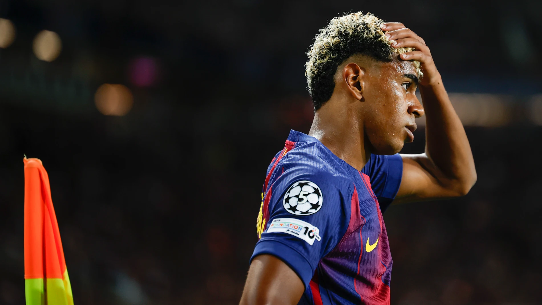 BARCELONA , 01/10/2025.- El delantero del Barcelona Lamine Yamal durante el partido de la primera fase de la Liga de Campeones que FC Barcelona y PSG disputan este miércoles en el estadio olímpico Lluis Companys. EFE/Alberto Estévez
