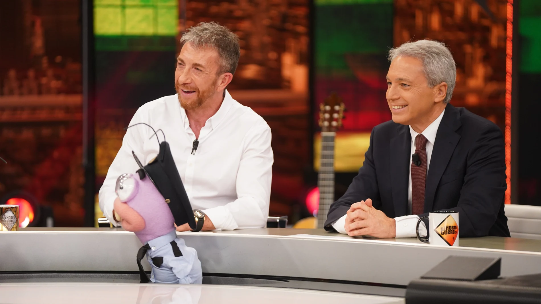 Vicente Vallés junto a Pablo Motos en 'El Hormiguero'