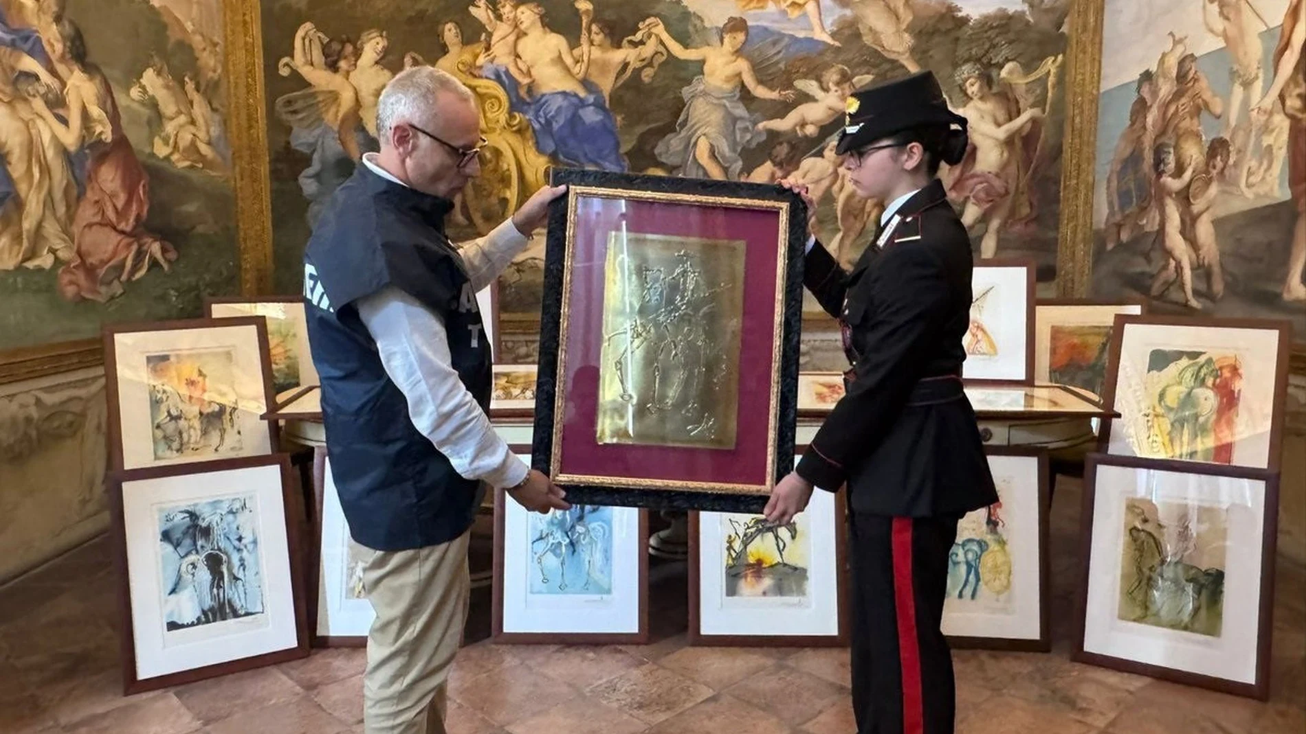 La Policía italiana incauta 21 supuestas obras falsificadas de Dalí en Parma