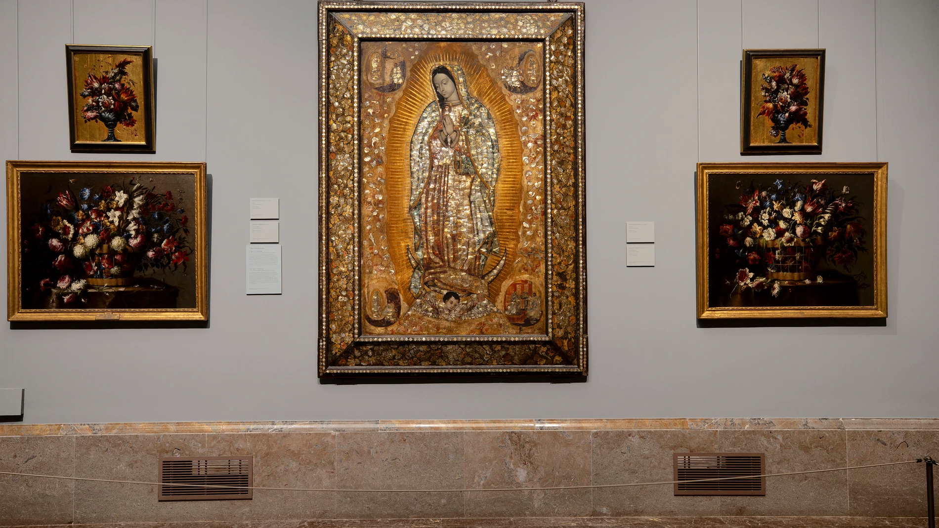 MADRID, 01/10/2025.- El Museo Nacional del Prado ha incorporado a su colección, en calidad de depósito temporal por un año, una de las piezas más destacadas de la reciente exposición sobre la Virgen de Guadalupe, informó este miércoles la pinacoteca en un comunicado. Se trata de una espectacular pintura de gran formato, elaborada con la técnica del enconchado (con incrustaciones de nácar), que representa a la Virgen y que procede del antiguo convento de la Preciosísima Sangre de las monjas ca...