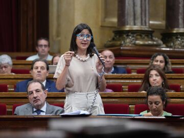 Imagen de archivo: La consellera de Interior, Nùria Parlon, durante un pleno del Parlament de Cataluña