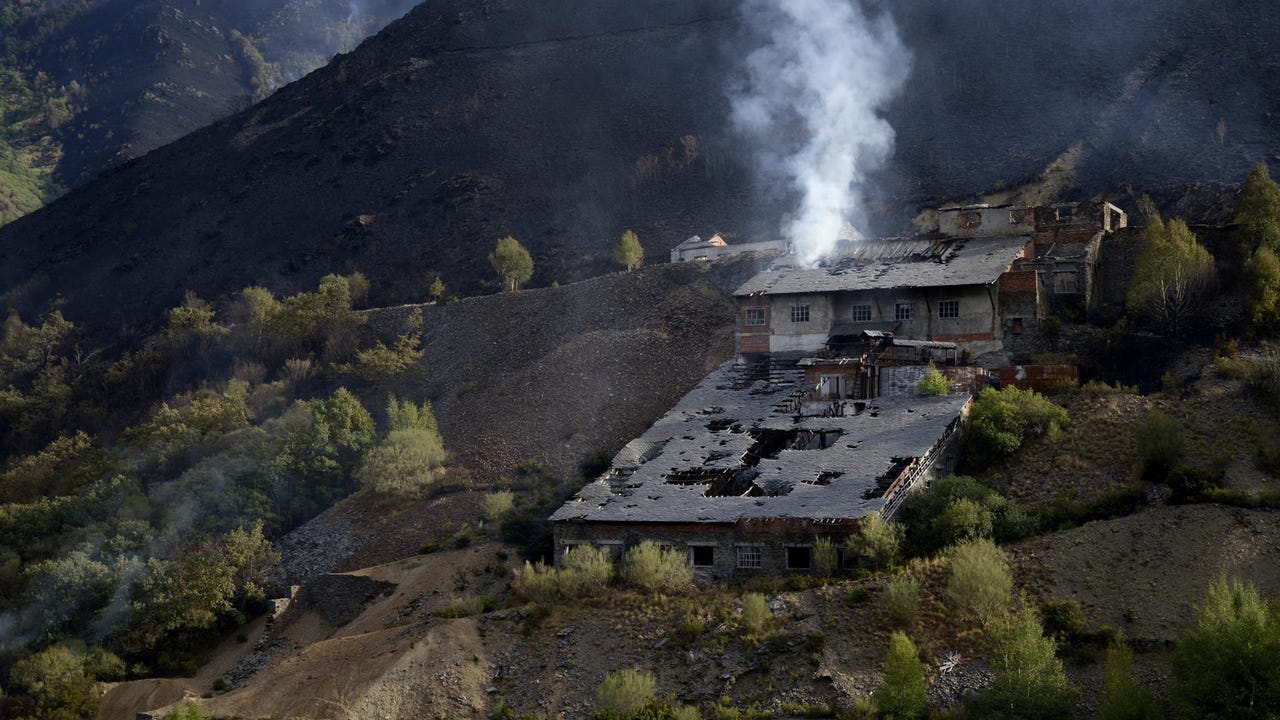Los incendios de Galicia amenazaron 11.000 construcciones y quemaron medio millar de industrias