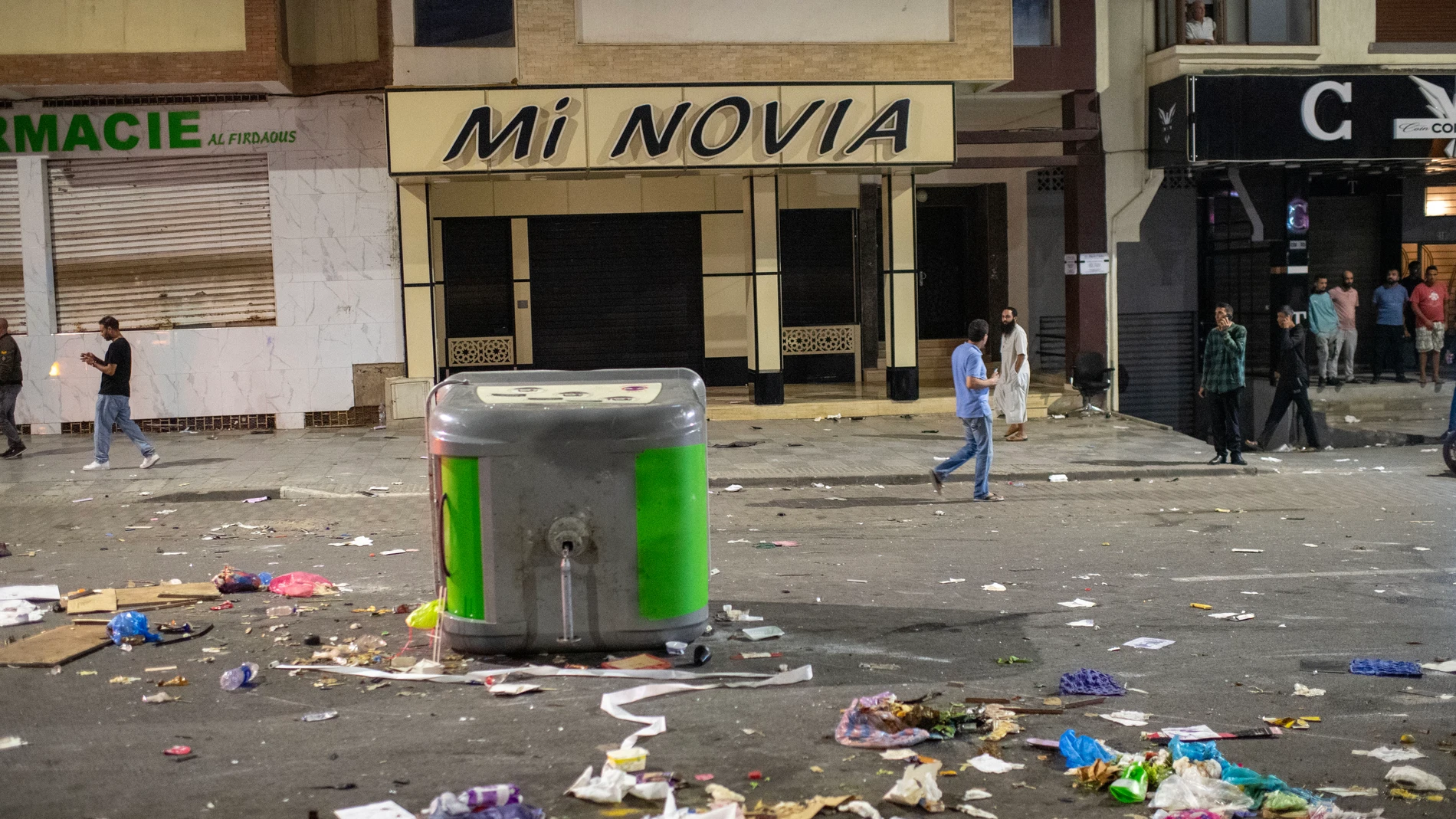Sale (Morocco), 01/10/2025.- Shops are seen damaged as youth-led protests demanding healthcare and education reforms turns violent, in Sale, Morocco, 01 October 2025. (Protestas, Marruecos) EFE/EPA/Jalal Morchidi