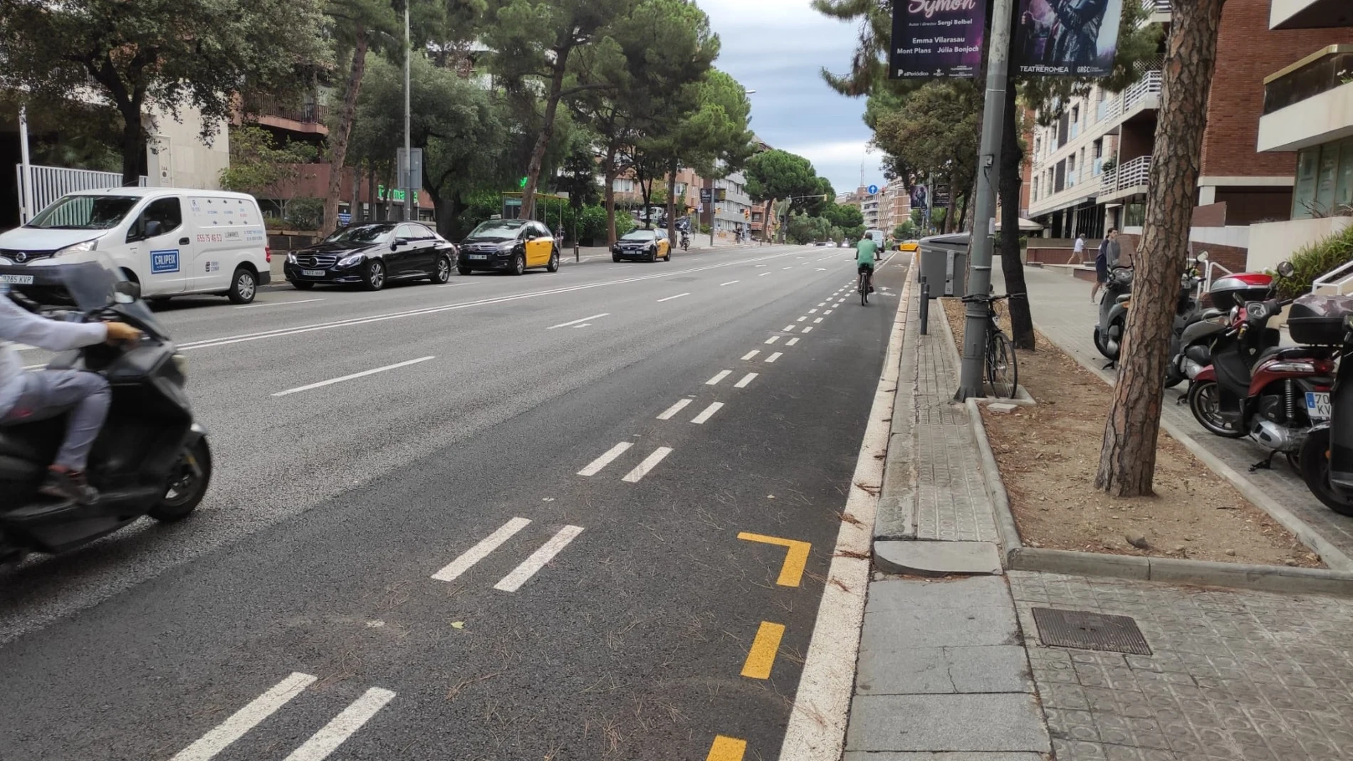 Imagen del polémico carril bici de la via Augusta