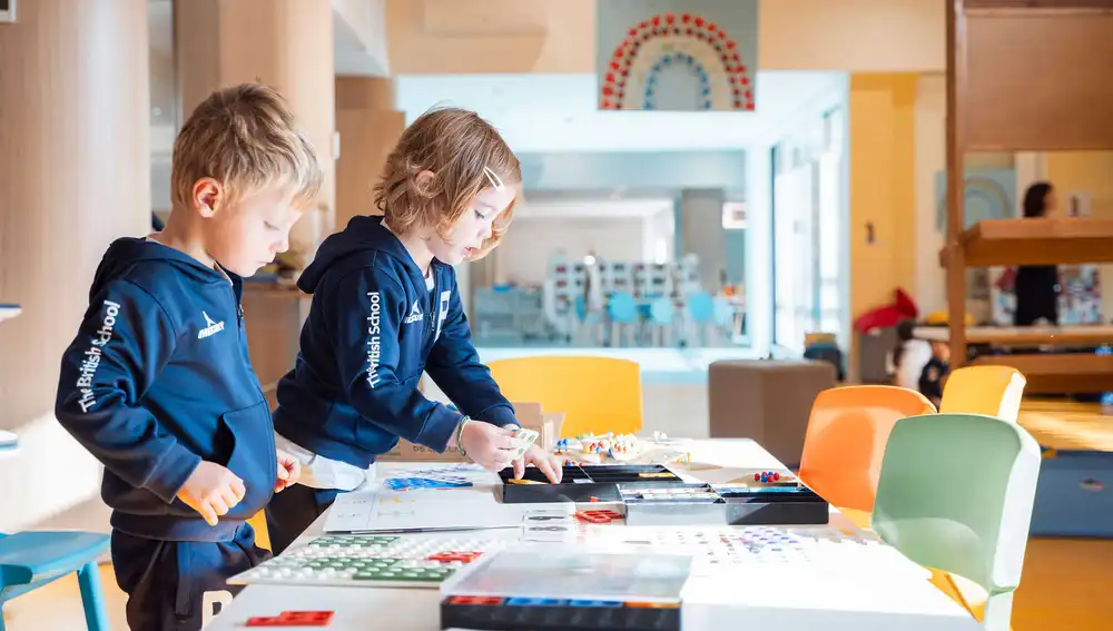 Desde Infantil, los estudiantes desarrollan curiosidad, mentalidad abierta y competencias interculturales que les preparan para un futuro sin fronteras