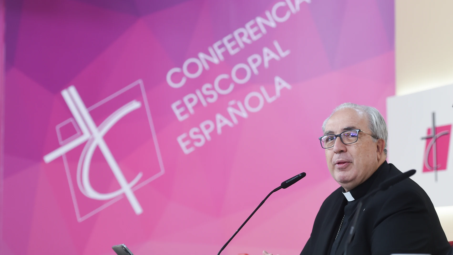 El secretario general de la Comisión Permanente de la Conferencia Episcopal, Francisco César García Magán, durante una rueda de prensa final de la Comisión Permanente de la CEE, a 2 de octubre de 2025, en Madrid (España). 02 OCTUBRE 2025 Gustavo Valiente / Europa Press 02/10/2025