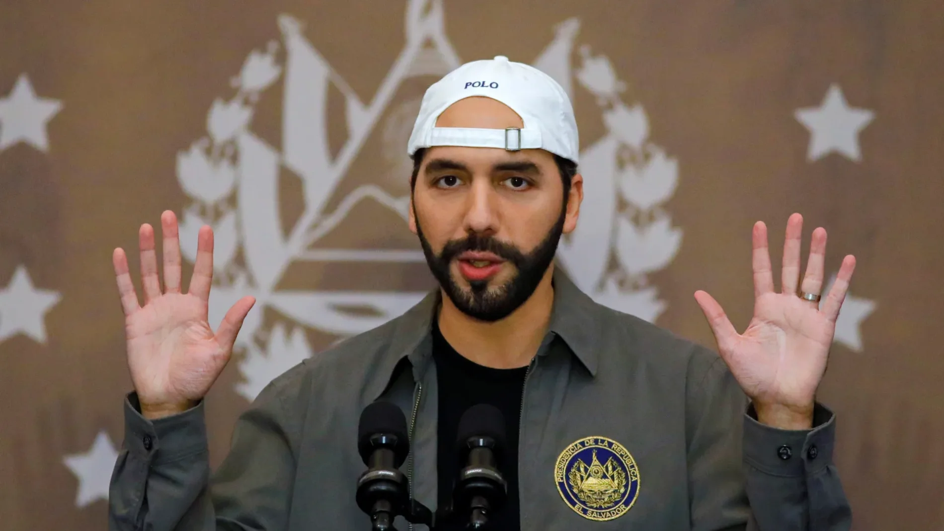 Bukele manda al exilio a la principal asociación de periodistas de El Salvador