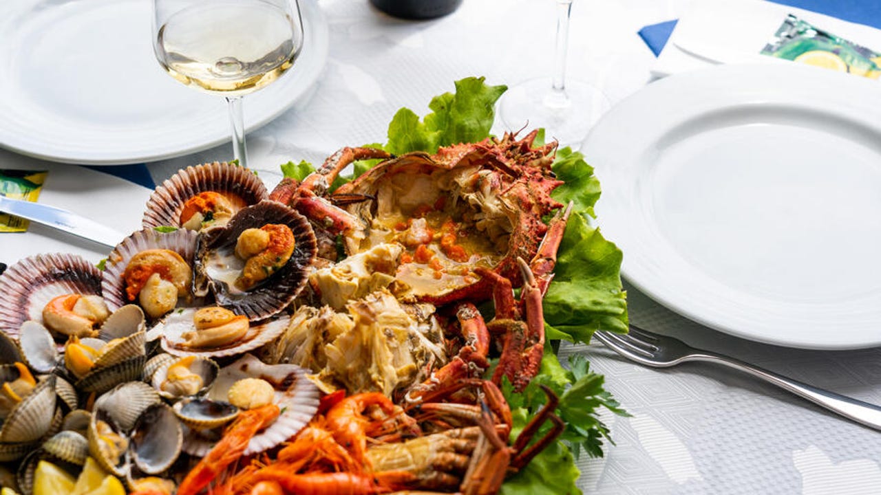 Así es el festival gastronómico del marisco con 6 décadas de historia que puedes disfrutar en Galicia desde hoy