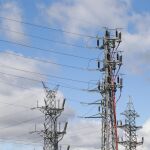 Economía.- PwC alerta de que la incoherencia entre la CNMC y el Gobierno pone en riesgo la inversión en redes eléctricas