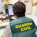 Un agente de la Guardia Civil