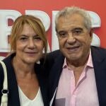 Andrés Pajares reaparece 'protegido' por su mujer, Juani, tras las polémicas declaraciones de su hijo Andrés Burguera