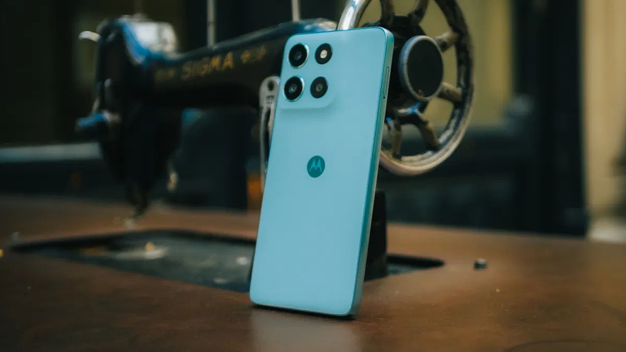 Cae a precio mínimo este móvil Motorola de gama media con cámara de 50 MP y una batería que aguanta 2 días