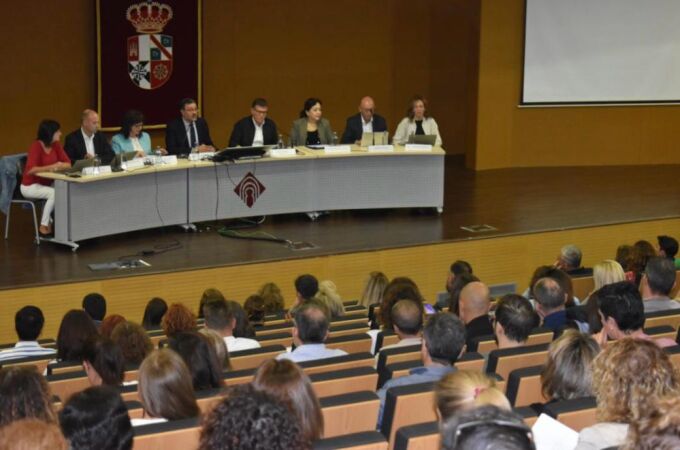 El consejero de Educación, Amador Pastor, en la reunión con los directores y directoras de los centros educativos de la provincia