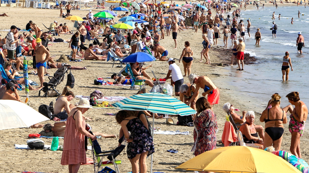 Final de octubre, el verano regresa a Alicante con temperaturas de 30 grados