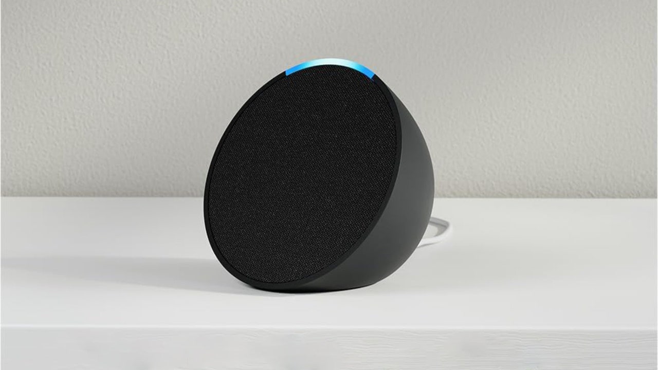 El altavoz inteligente más barato de Amazon, Echo Pop, ahora lo es aún más al estar a mitad de precio