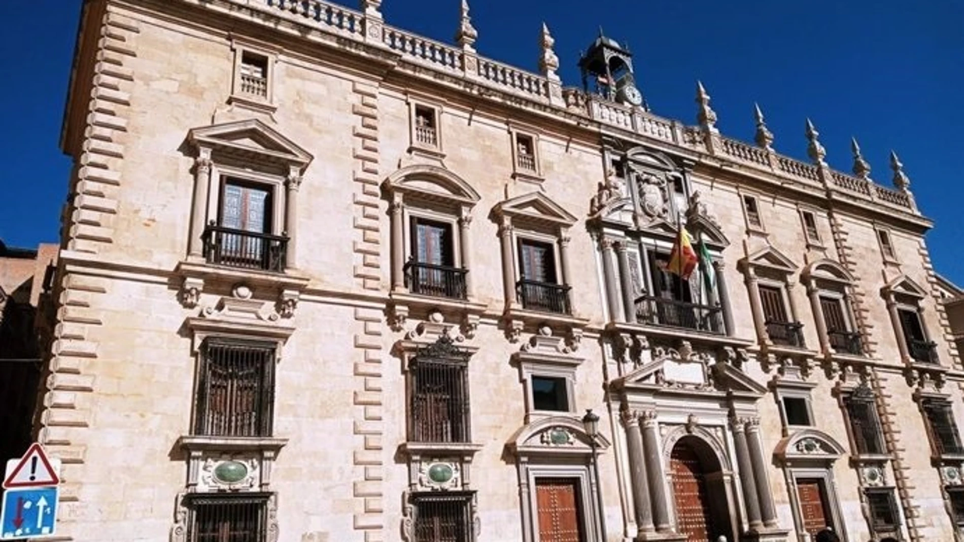 Condenado en Málaga por abusar de la hija de un amigo que se quedó en su casa a dormir
