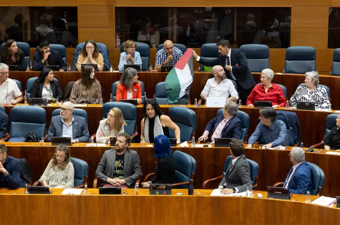 Ayuso carga contra la flotilla mientras la bandera palestina tensa la Asamblea Ayuso carga contra la flotilla mientras la bandera palestina tensa la Asamblea