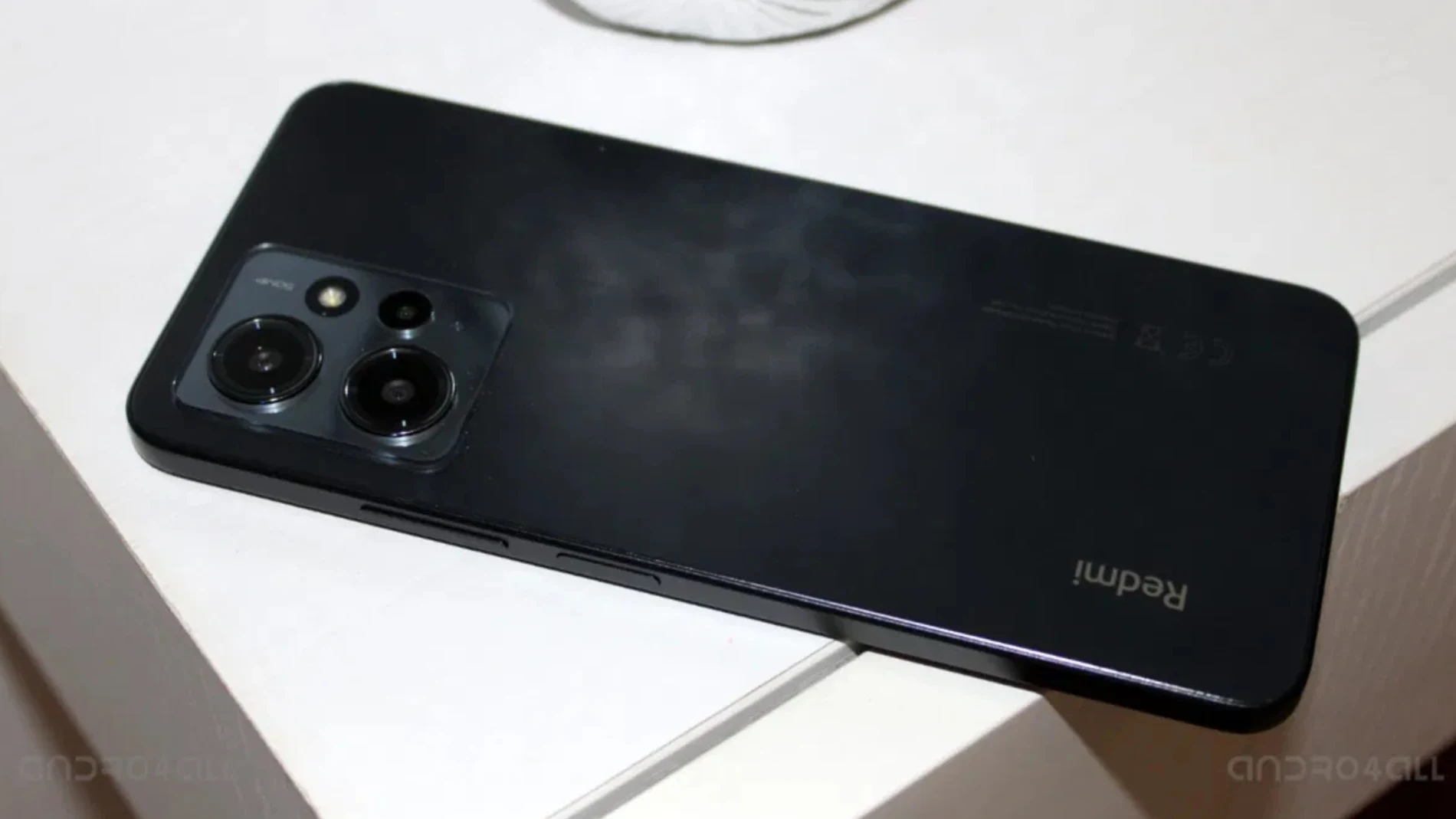 El Redmi Note 12 4G es uno de los móviles de Xiaomi que se quedan sin soporte este año