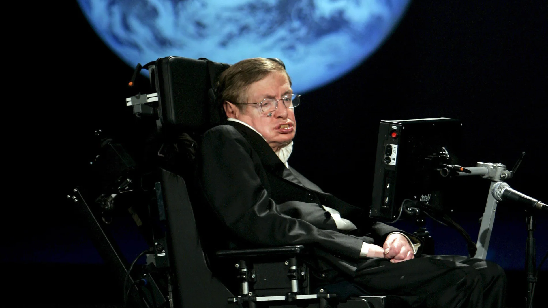 El astrofísico británico Stephen Hawking que falleció de ELA