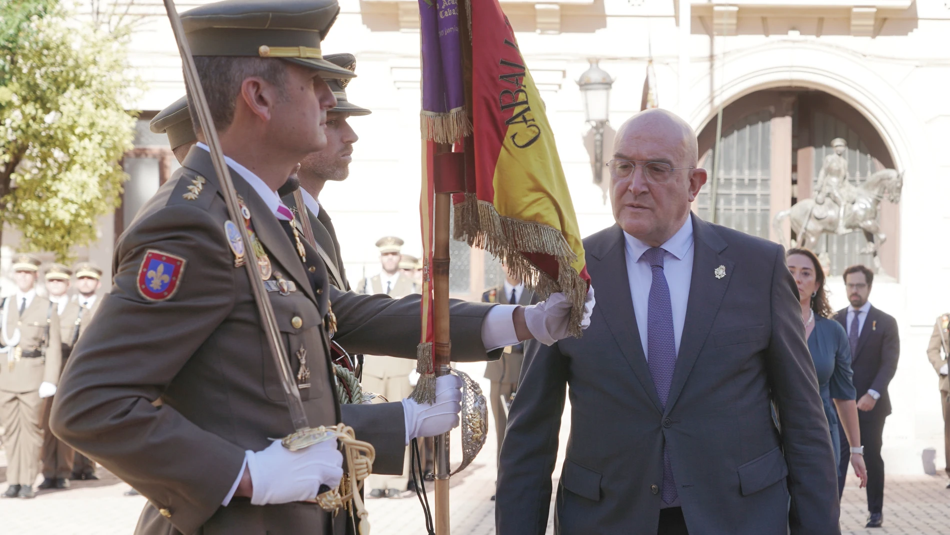 El alcalde de Valladolid, Jesús Julio Carnero, en el momento de la jura