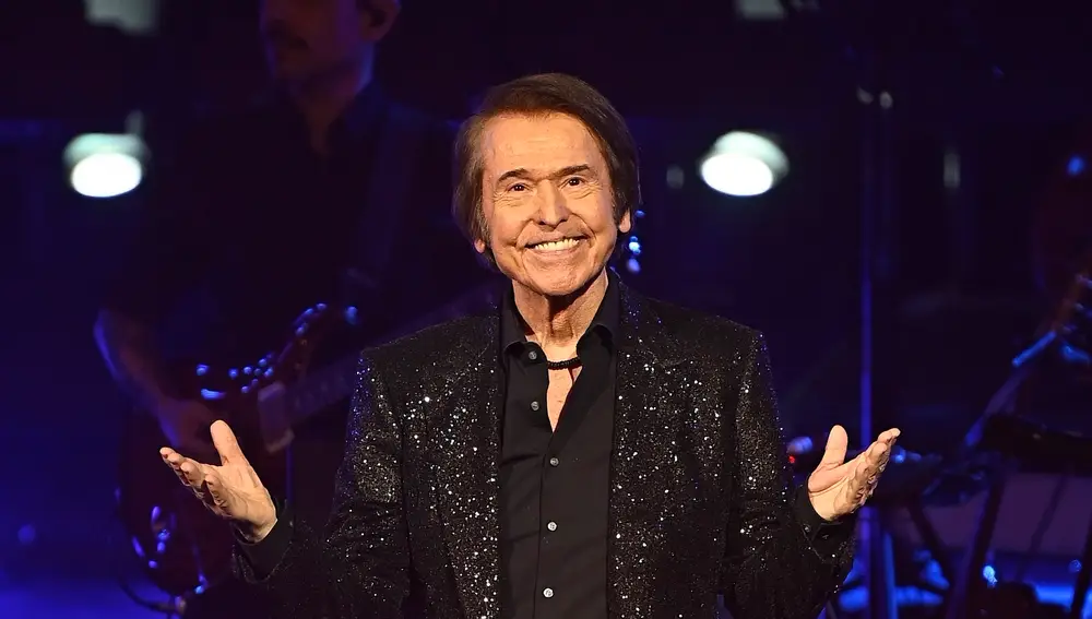 Raphael aplaza su concierto de la Plaza de Toros de Murcia de este sábado al 26 de mayo debido a una bronquitis