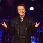 Raphael aplaza su concierto de la Plaza de Toros de Murcia de este s&aacute;bado al 26 de mayo debido a una bronquitis