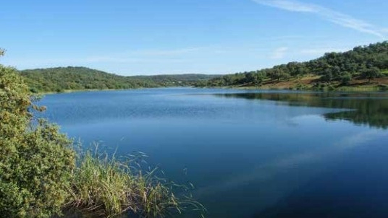 La presa de Cazalla de la Sierra "no ha cumplido" los requisitos normativos en sus 33 años