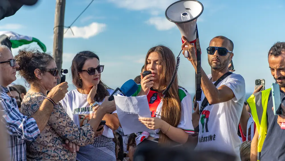 Concentración en Ceuta para apoyar al pueblo palestino y a la activista ceutí Hanan Alcalde