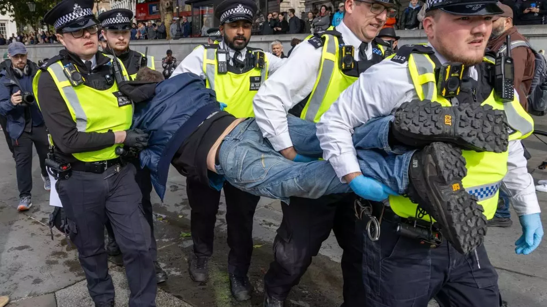 Tras más de 450 arrestos solo este sábado, Reino Unido permitirá a sus policías restringir o prohibir las protestas pro Palestina