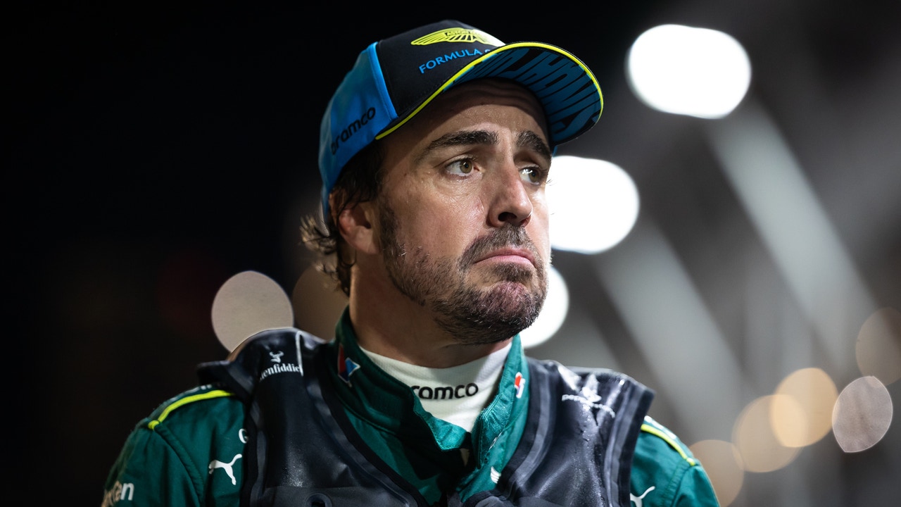 Fernando Alonso, tras lo que ha hecho Hamilton en pista: "No me lo puto creo. No puedes pilotar como si estuvieras solo"