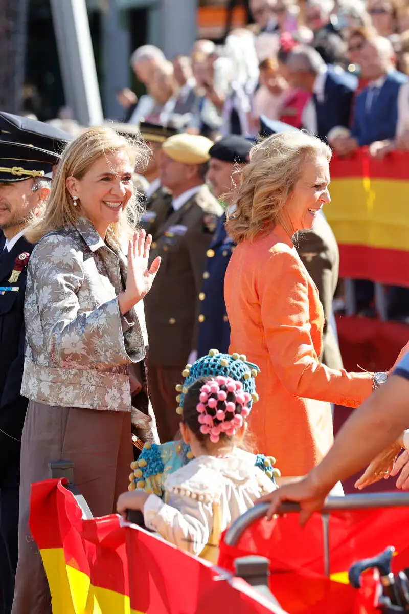 Las infantas Elena y Cristina, juntas, asisten al fin de las fiestas patronales de Torrejón de Ardoz