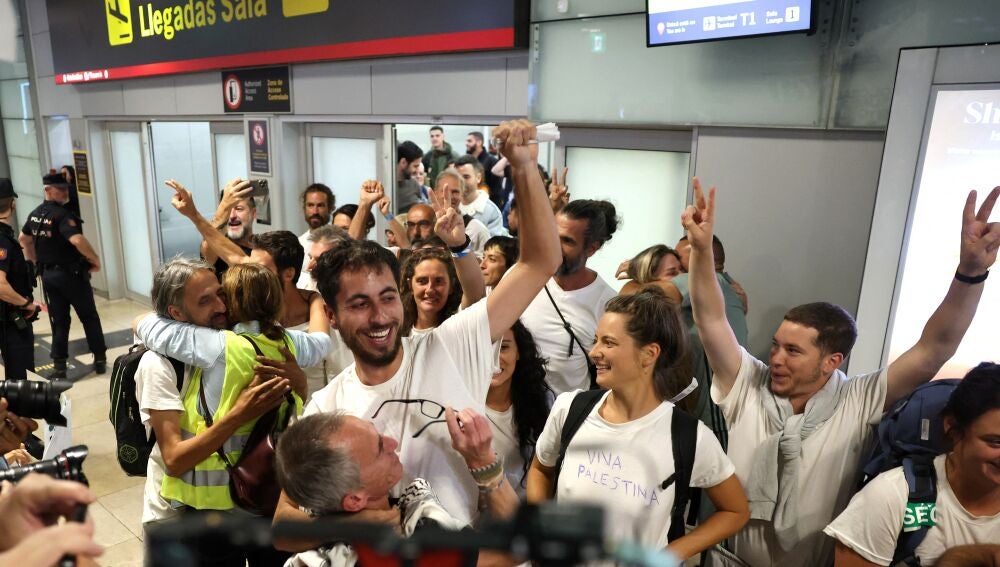 Regresan 21 miembros de la flotilla tras admitir por escrito su entrada  ilegal en Israel