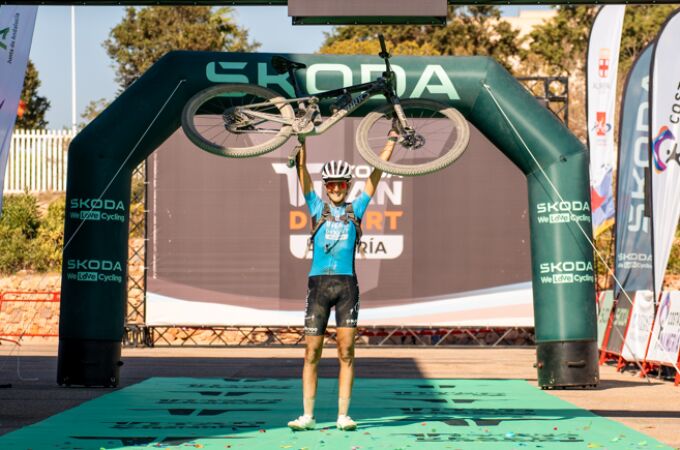 Natalia Fischer, ganadora de la Titan Desert Almería 25