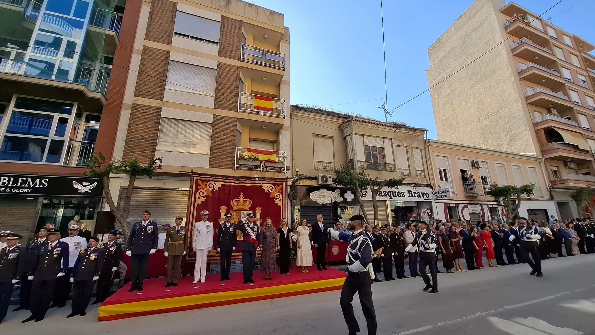 Alcantarilla celebra el Homenaje a la Bandera de España con un izado y un desfile militar