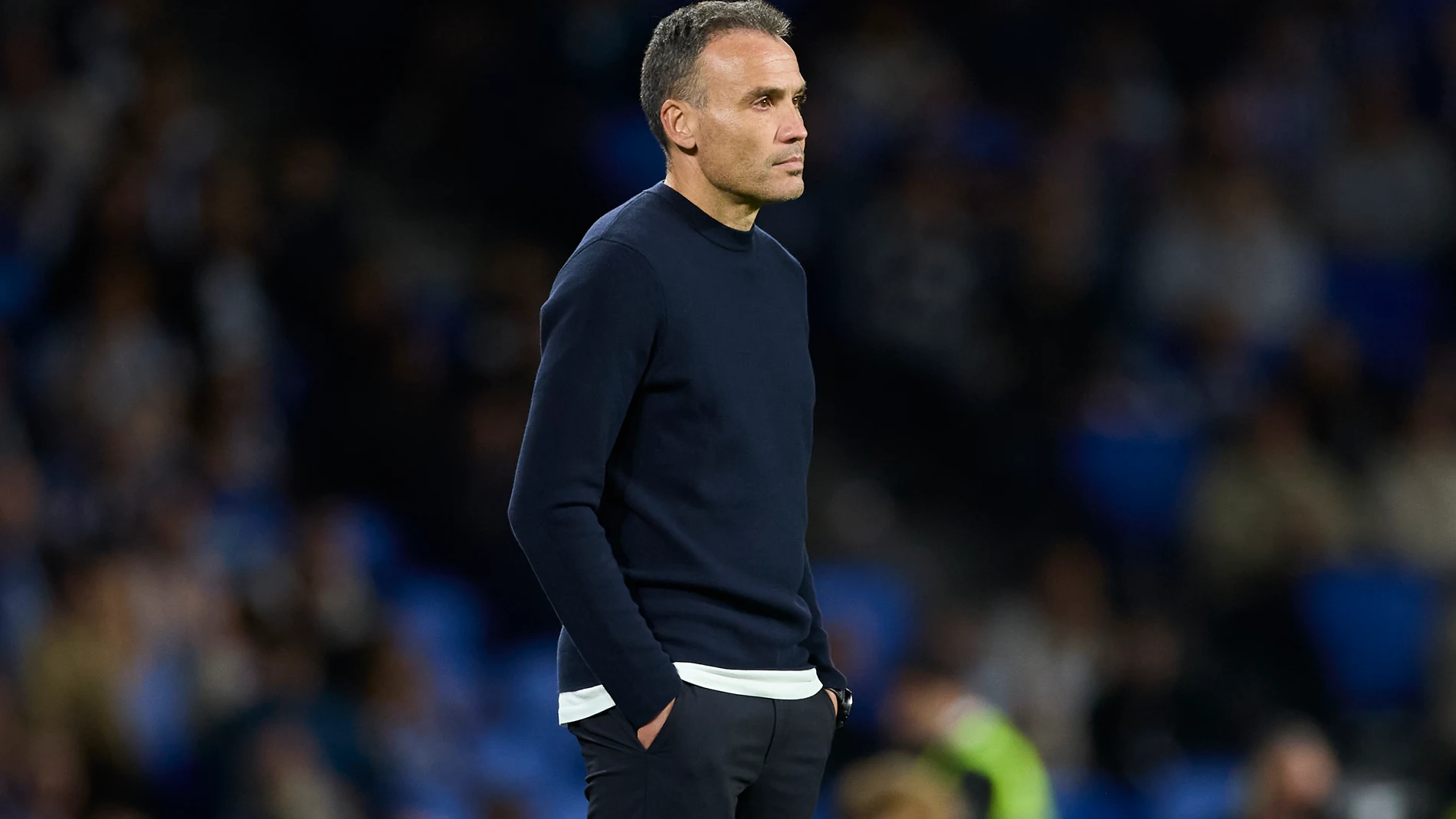 Sergio Francisco head coach of Real Sociedad looks on during the LaLiga EA Sports match between Real Sociedad and Rayo Vallecano at Anoeta on October 5, 2025, in San Sebastian, Spain. AFP7 05/10/2025 ONLY FOR USE IN SPAIN