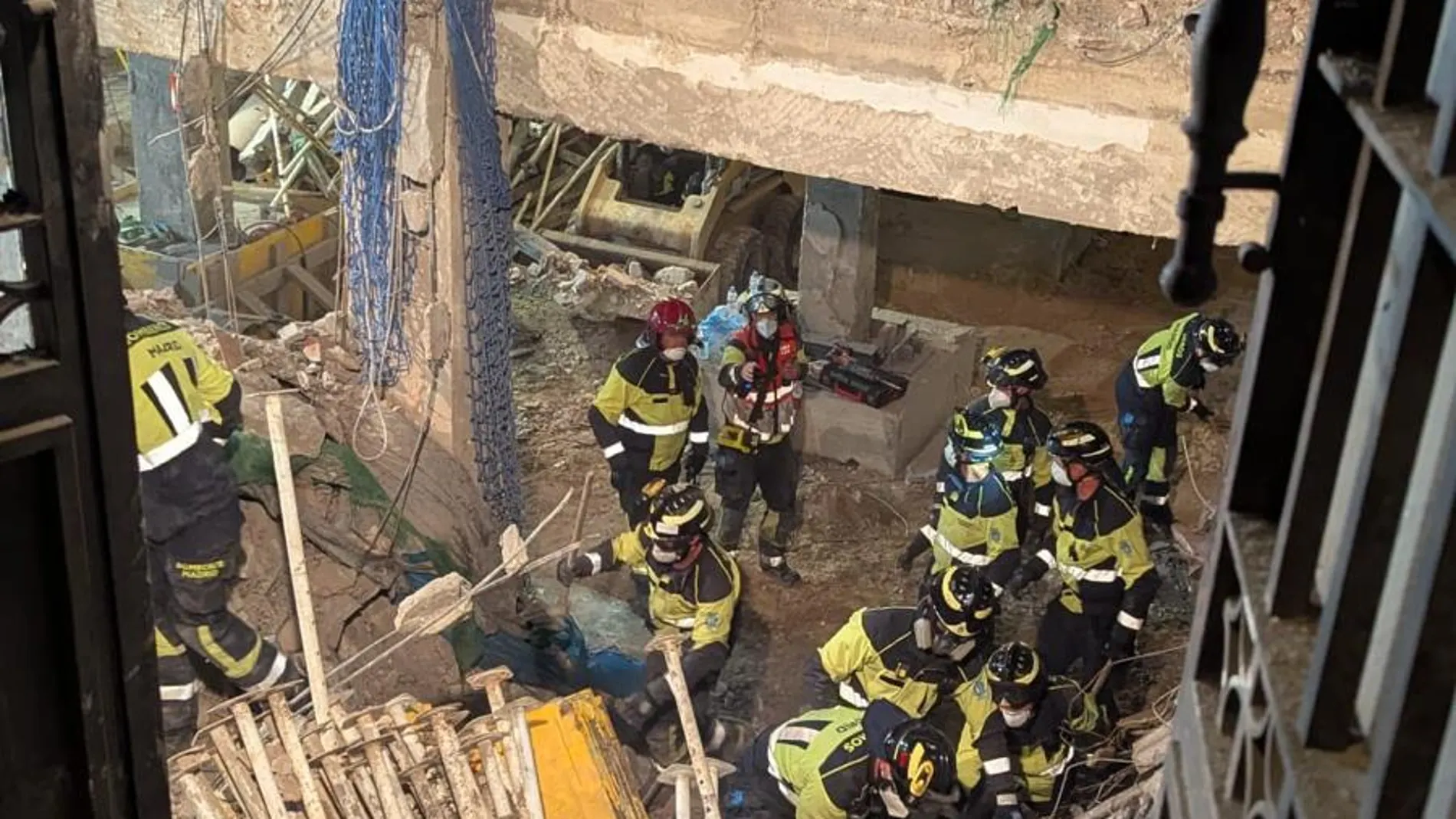 La empresa de demolición dice que no se trabajaba en la zona del edificio que se hundió en la calle Hileras
