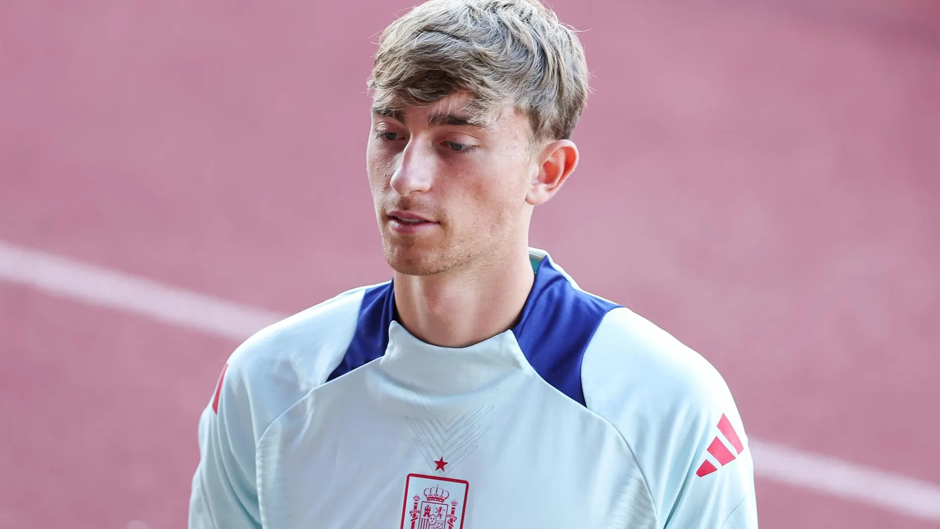 Fútbol.- Dean Huijsen abandona la concentración de la selección lesionado y Aymeric Laporte le sustituye