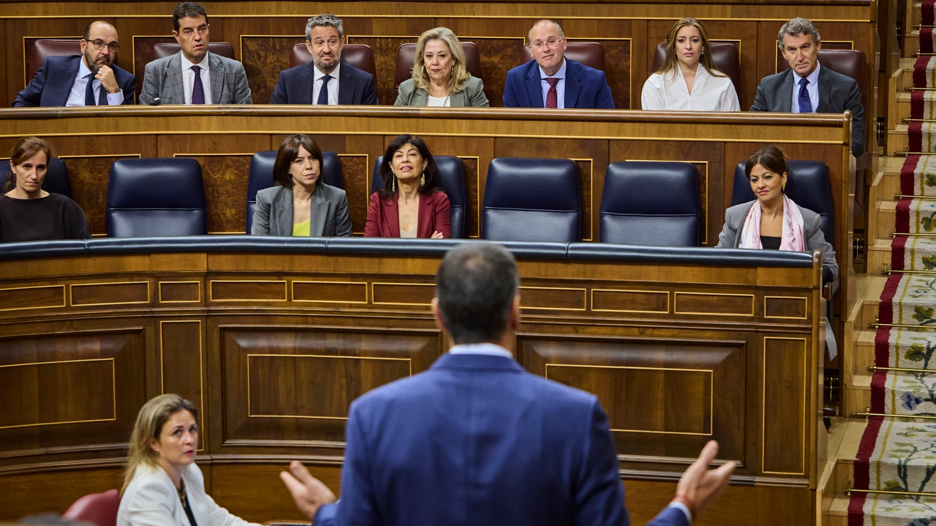 En el Congreso de los Diputados, cada votación se negocia como una excepción. En la imagen, Feijóo y Sánchez
