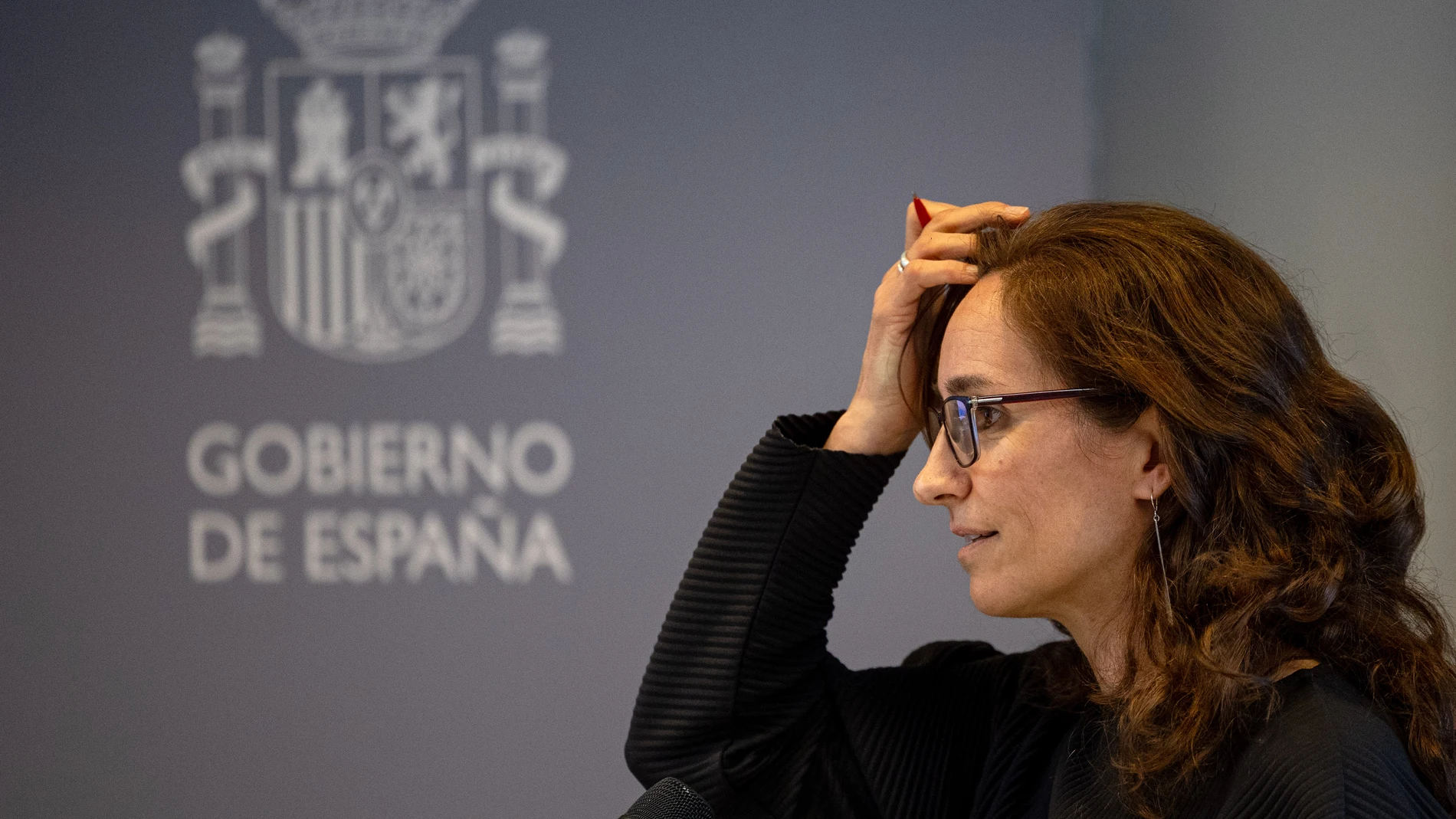MADRID, 08/10/2025.- La ministra de Sanidad, Mónica García, ofrece una rueda de prensa este miércoles, en Madrid. Mónica García ha pedido este miércoles a todas las comunidades los datos de los últimos cinco años referentes a los programas de cribado de cáncer de mama, colon y cérvix para reforzar su vigilancia y porque lo ocurrido en Andalucía es sólo "la punta del iceberg" del modelo sanitario del PP. EFE/ Daniel González