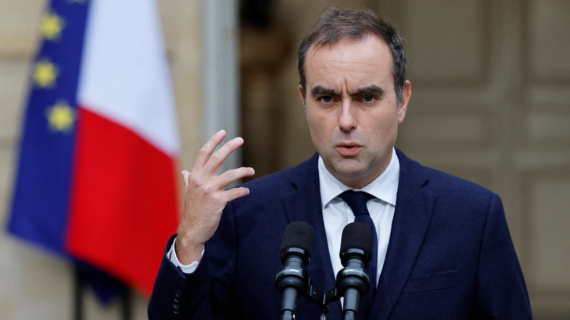 French outgoing Prime Minister Sebastien Lecornu makes a statement at the Hotel Matignon, the Prime Minister's residence, Wednesday, Oct. 8, 2025. (Stephanie Lecocq, Pool via AP)