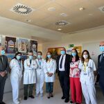 El consejero Alejandro Vázquez durante su visita al Complejo Asistencial Universitario de Salamanca