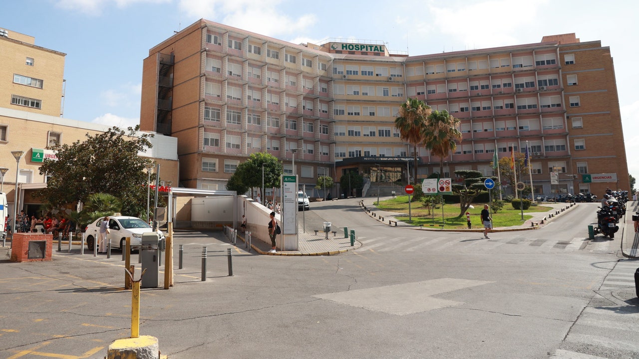 Trasladado al hospital un hombre de 56 años tras un incendio en la cocina de una vivienda en Sevilla