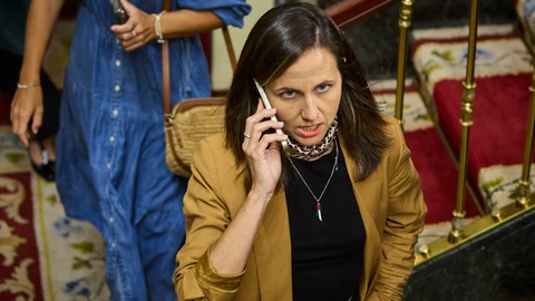 Ana Rosa Quintana denuncia la hipocresía de Podemos tras votar a favor del "embargo coladero" a Israel