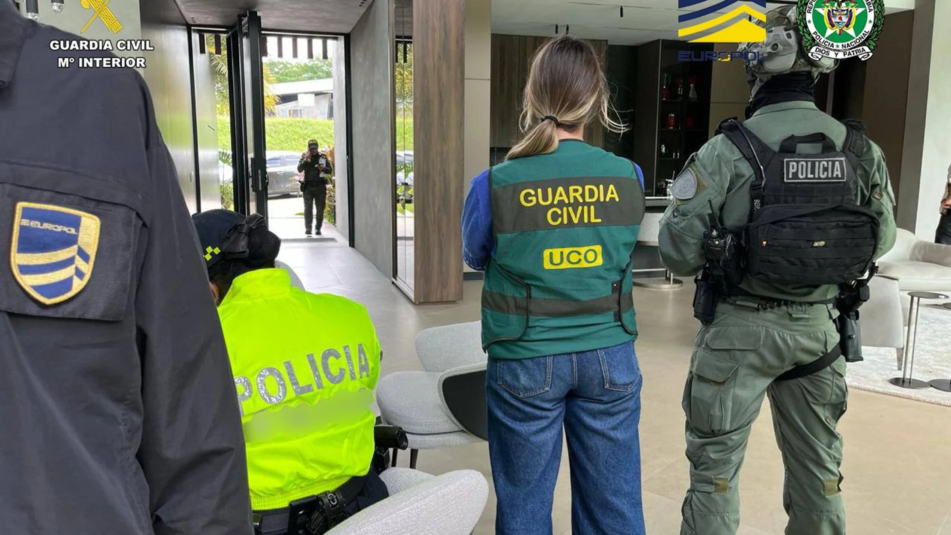 Sucesos.- Intervenidas diez toneladas de cocaína a los "narcos invisibles" que introducían la droga por puertos europeos