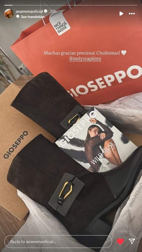 Ana Mena compartió en redes sociales las botas diseñadas por Melyssa Pinto